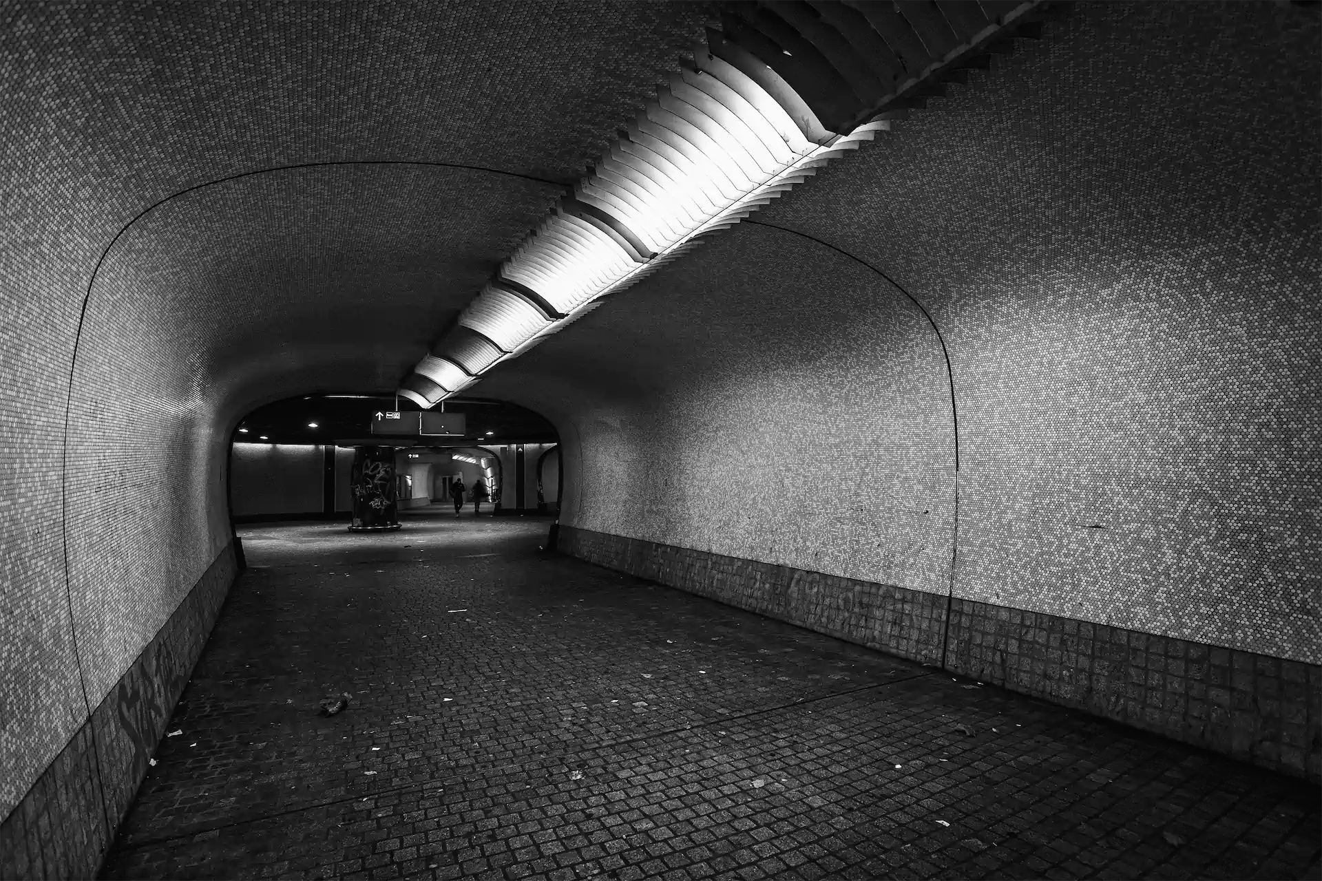 4 PetervonderForst Kälte Stadt Exhib1920