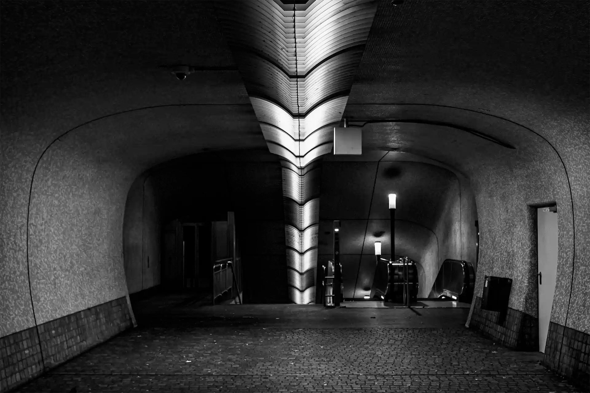 6 PetervonderForst Kälte Stadt Exhib1920