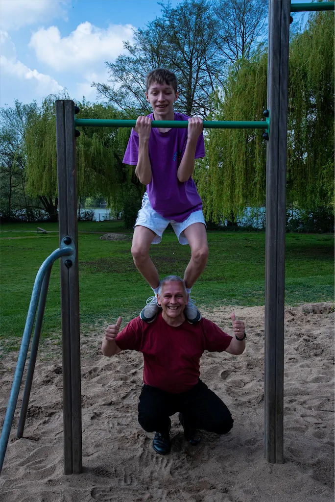 03 Thomas Schindler Fitness Luege KlimmzugLuege 1024h 80