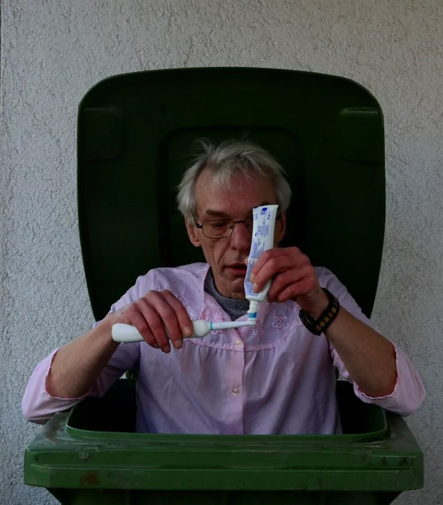4 Dietmar Pfaff Zahnpasta.jpgLuege 1024h 80