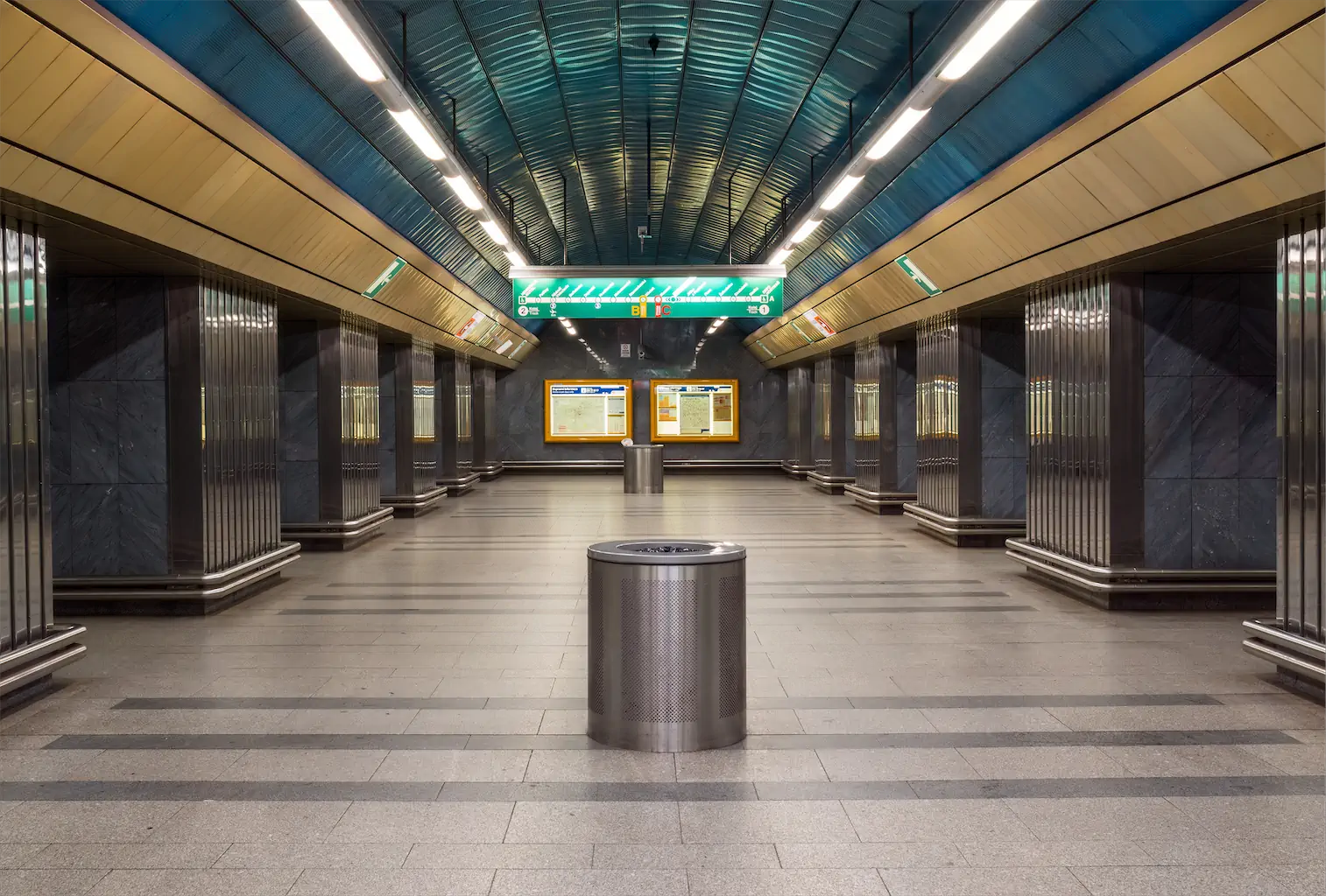 1 Martina Wicki MetroPrague Rot 1024h 70