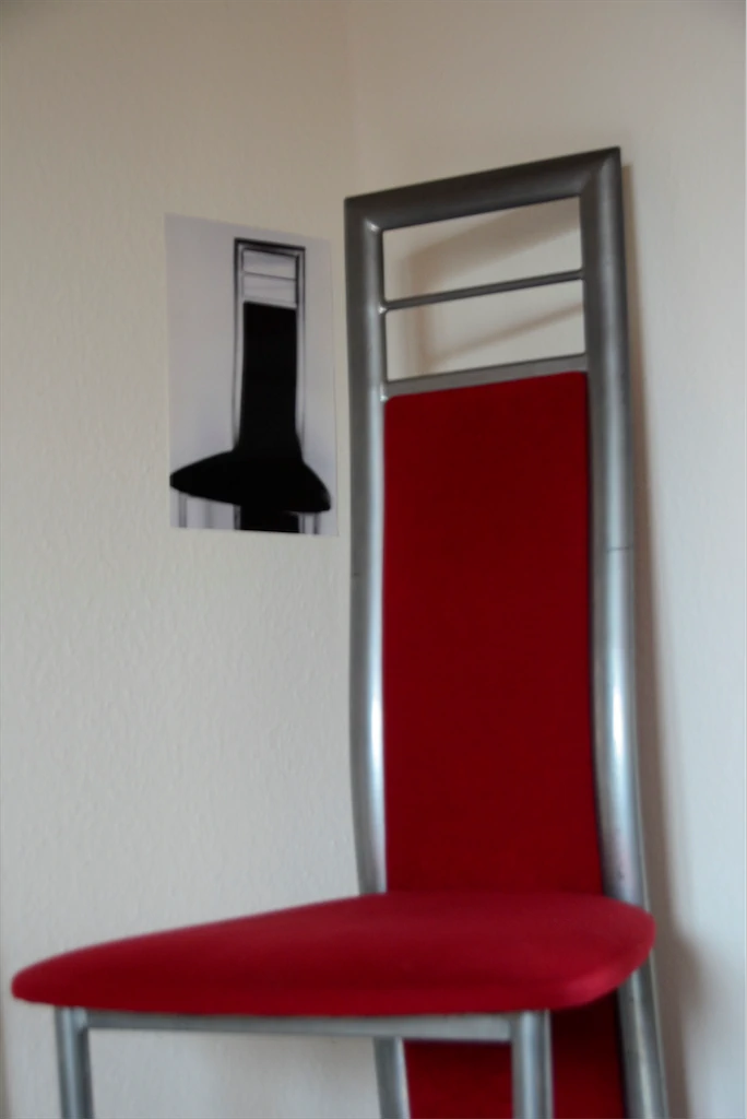 Dietmar Pfaff Der Stuhl 1.jpg Parallelen 1024h 90