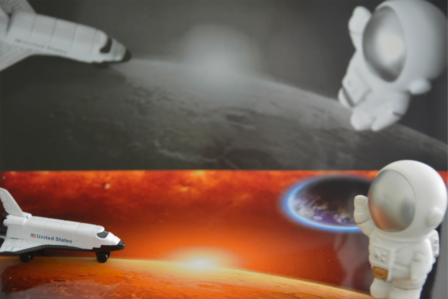 Dietmar Pfaff Auf Dem Mond 5.jpg. Parallelen 1024h 90