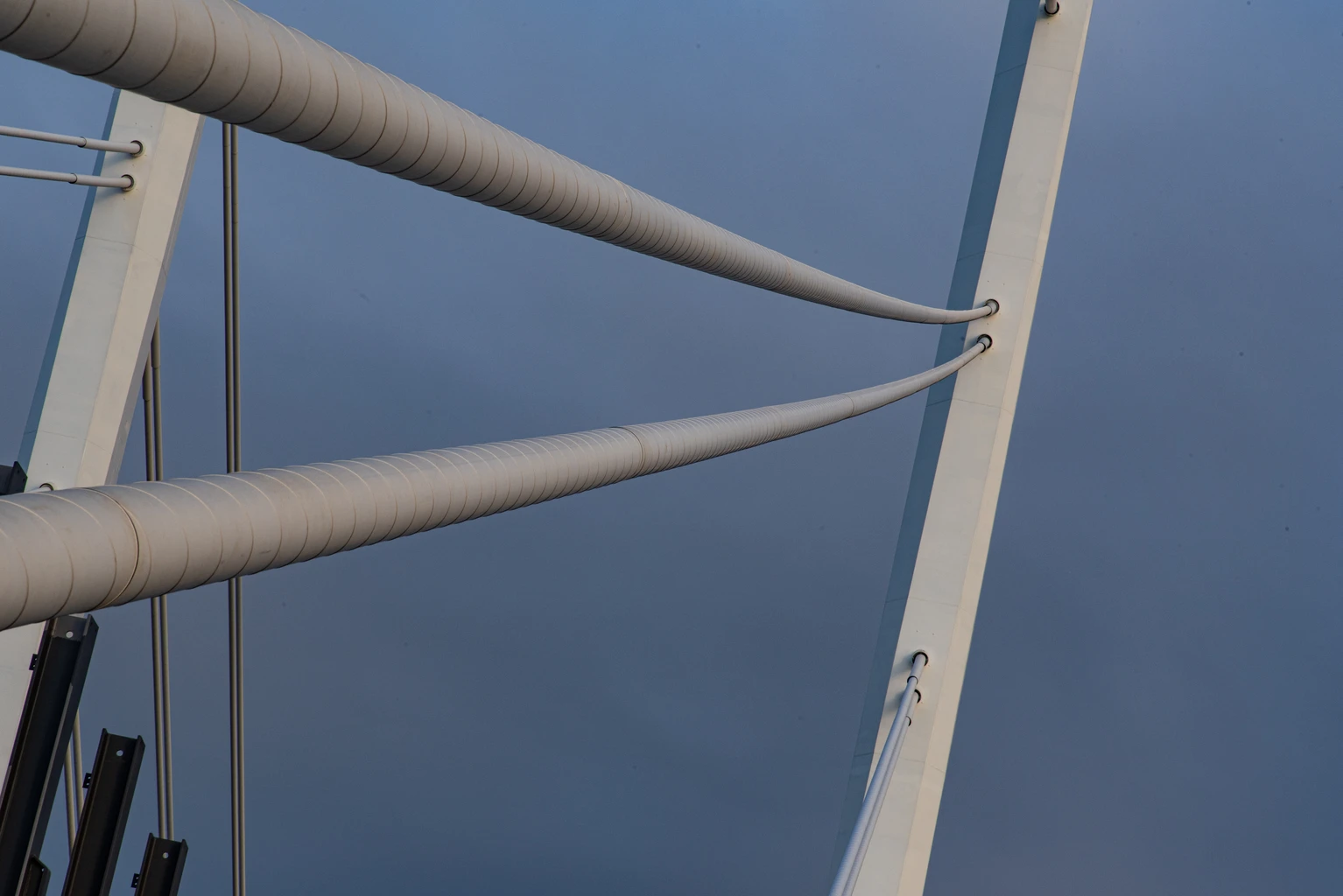 3 Thomas Schindler Die Neue Bruecke Nerven Wie Drahtseile Ergebnis