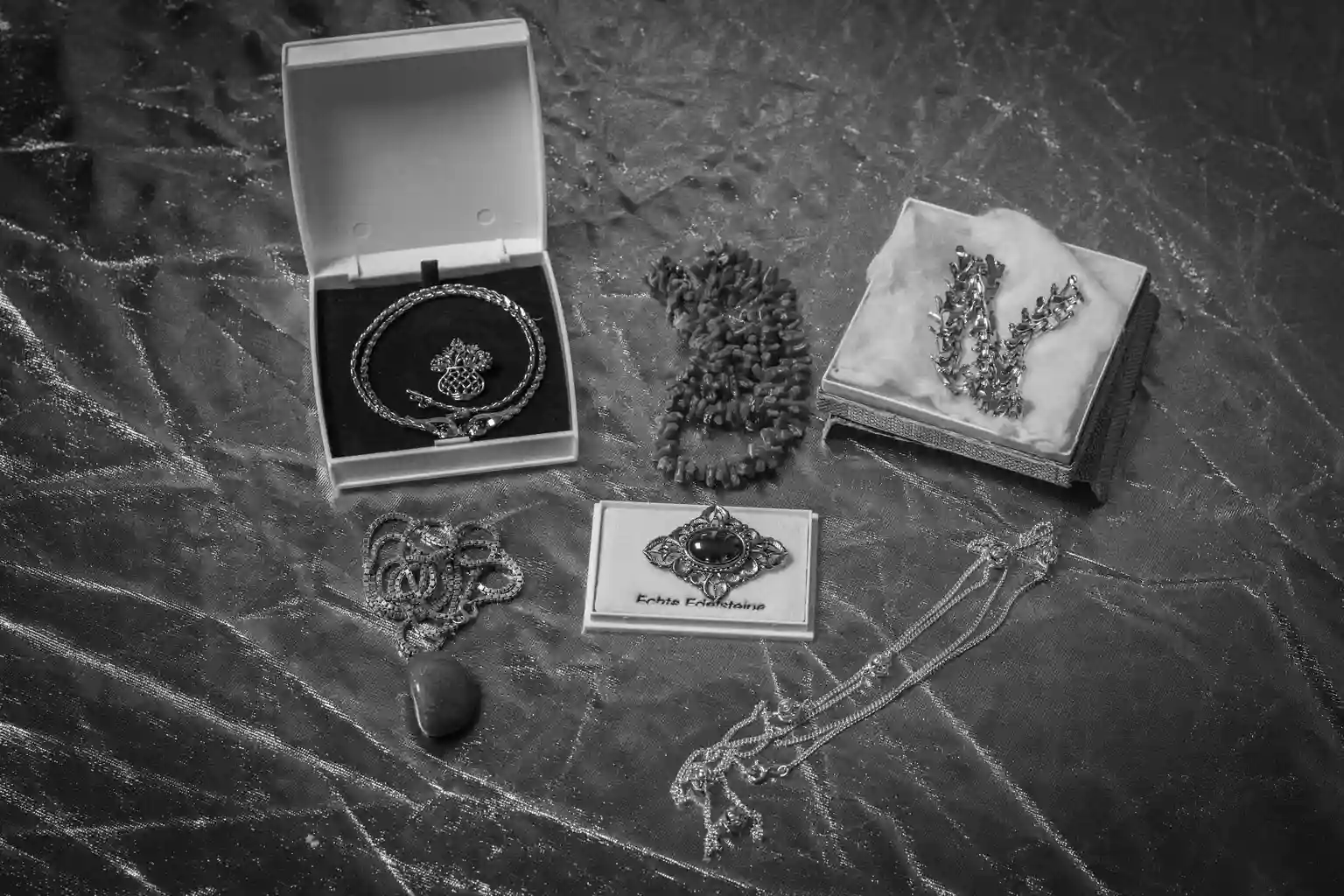 7 Manuela Backer Gebraucht Was Am Ende Bleibt Schmuck Ergebnis