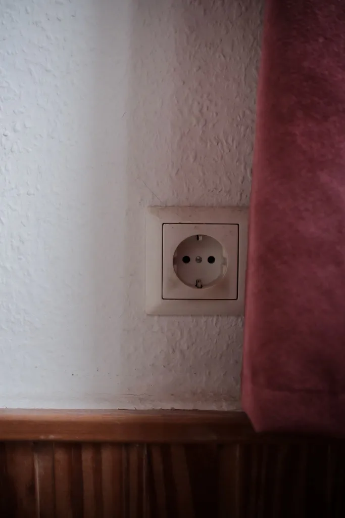 05 Ingo Hampe Curtain And Plug Ergebnis